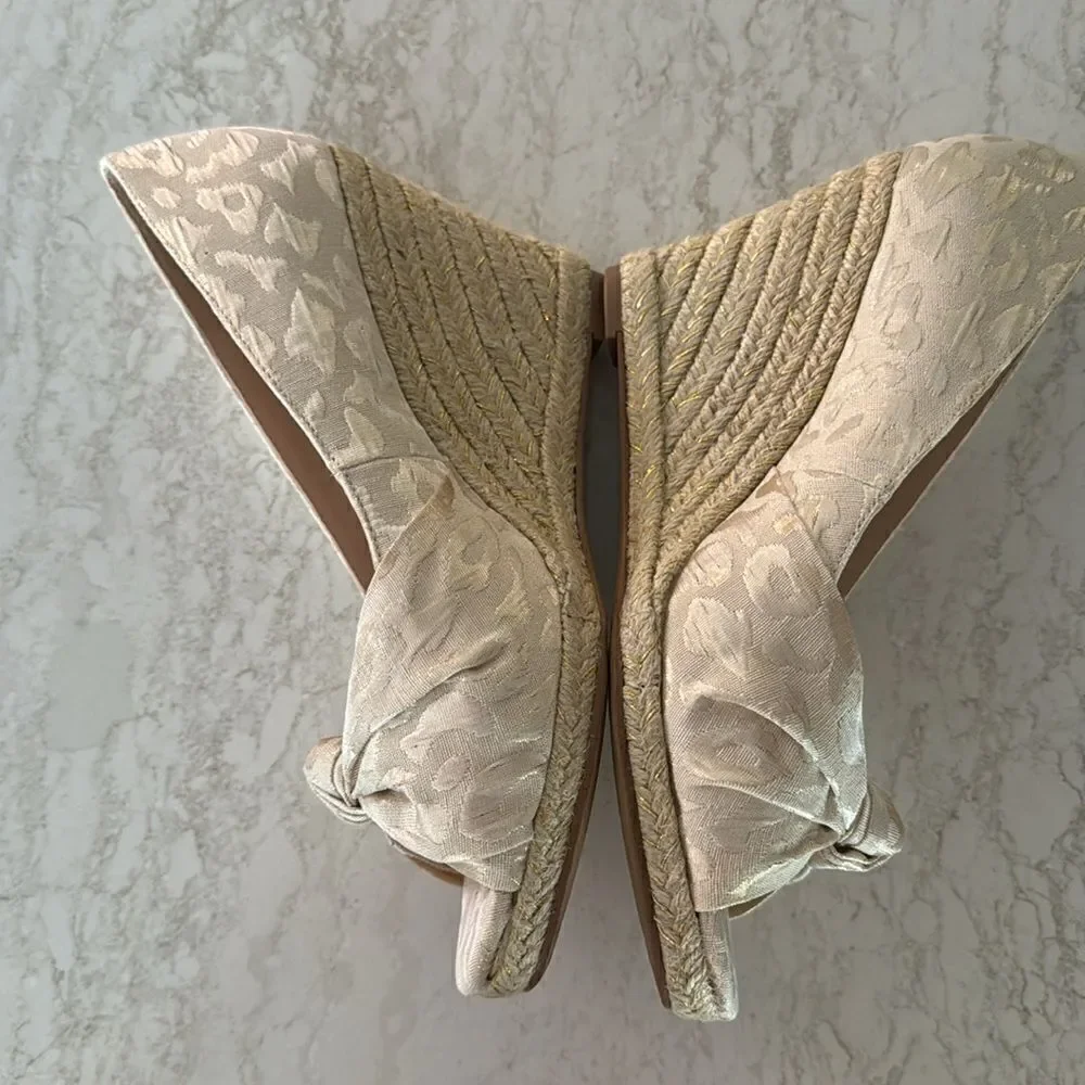 New Kelly & Katie Ivala Espadrille Wedge Toe Metallic Cheetah Print Size 8.5